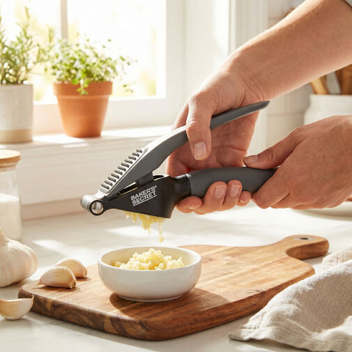 BS40884 • Baker's Secret fokhagymanyomó - rozsdamentes acél - 18,5 cm